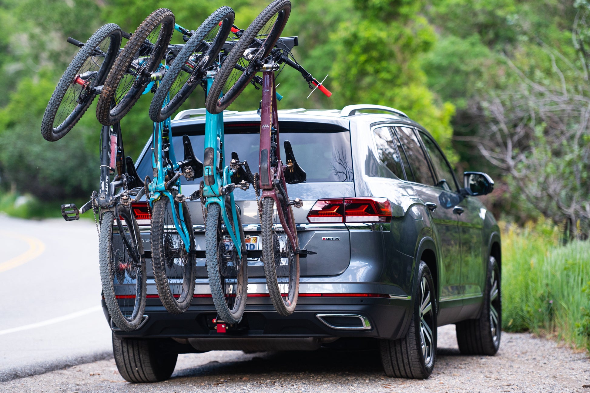 Chuck Rack 4-Bike Vertical Rack With Full Tilt BASE Post