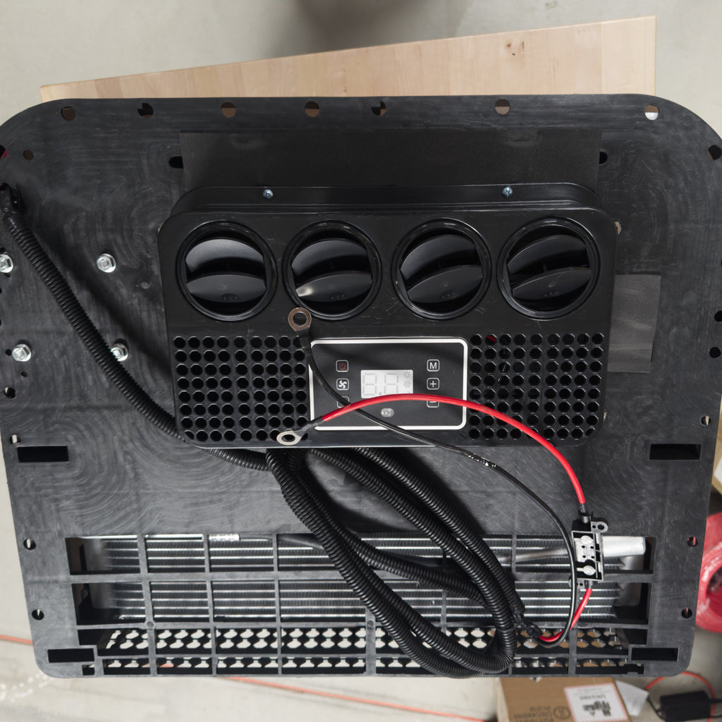 24V Roof Mounted Air Conditioner runs off solar or battery for tractor trailer & RV's