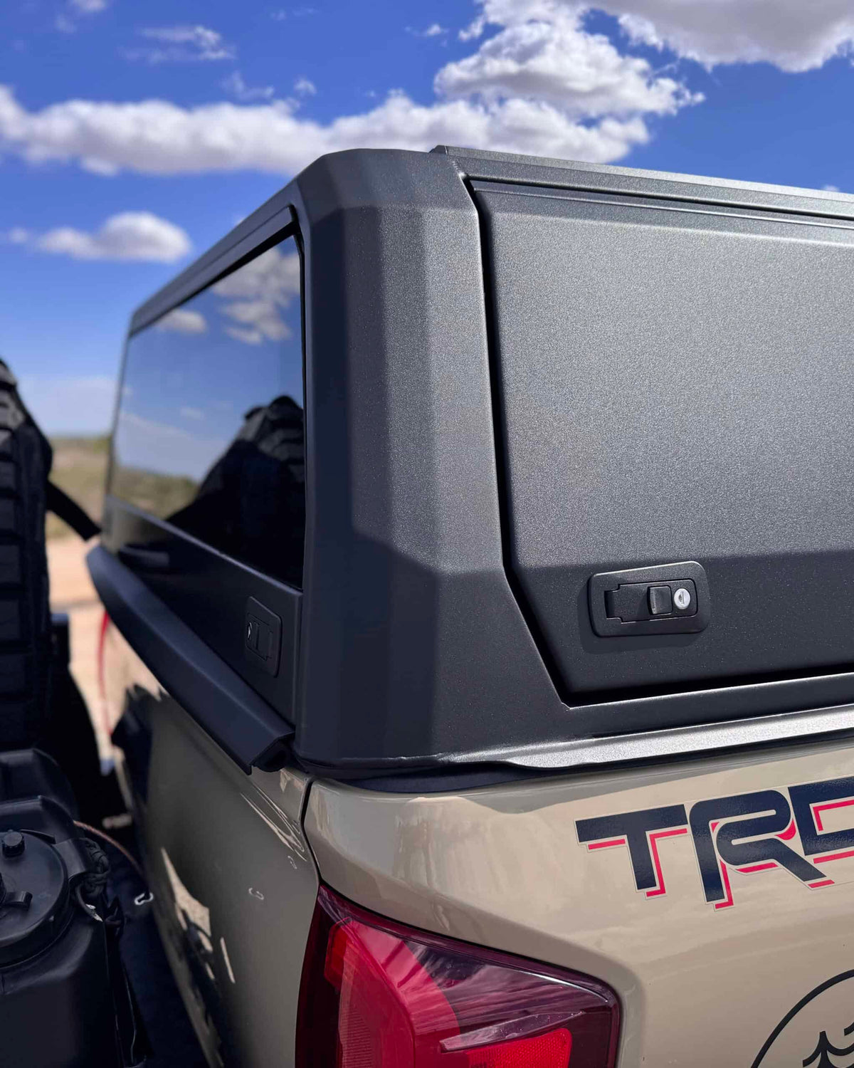 CapRax Aluminum Truck Canopy - Toyota Tacoma Gen 3 5ft Bed