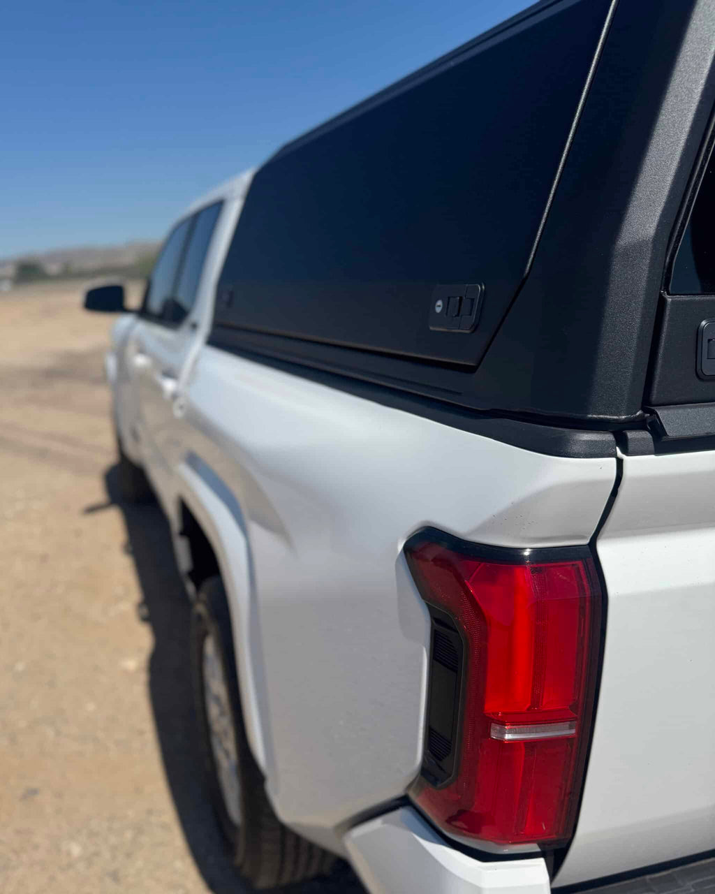 CapRax Aluminum Truck Canopy - Toyota Tacoma Gen 4 5ft Bed