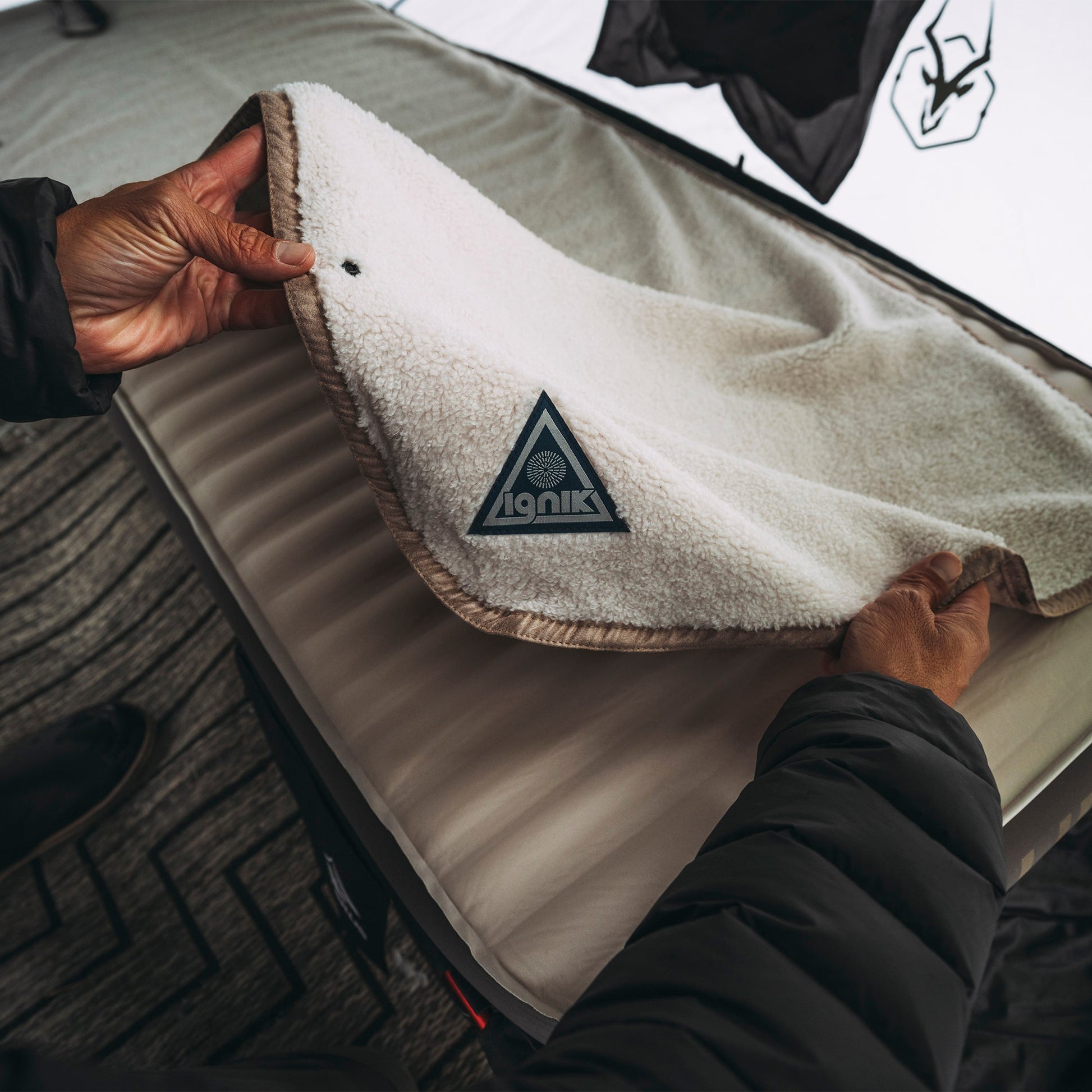 Ignik Outdoors Flipside Heated Bed Cover Fleece