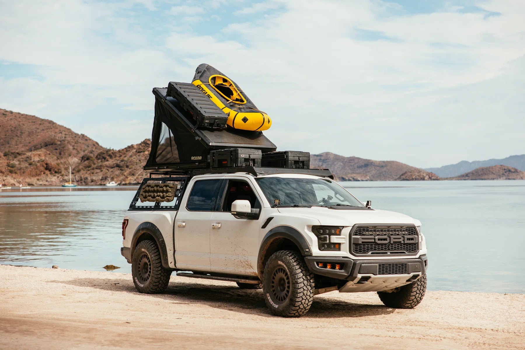 Roam Desperado Hardshell Rooftop Tent